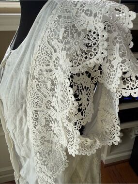 LINEN White Lacey L Beautiful Natural Fiber Layered Trim Button-Front Blouse